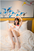 谁先爱上他
